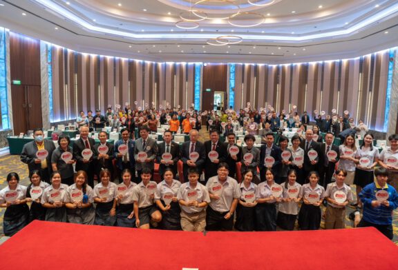 ภาคีเครือข่ายด้านควบคุมยาสูบ 10 จังหวัดต้นแบบ บูรณาการงานร่วมปกป้องเด็กจากบุหรี่และบุหรี่ไฟฟ้า หลังพบเด็ก เยาวชน สูบบุหรี่ไฟฟ้าเพิ่มขึ้นกว่า 5 เท่า นายกฯ สั่งกำชับ เร่งกวดล้างลักลอบขายบุหรี่ไฟฟ้า พบเห็น แจ้งสายด่วน สคบ. 1166