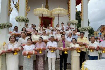 พลังแห่งศรัทธา!!! ข้าราชการ นักธุรกิจ และชาวบ้าน ร่วมทอดกฐินสามัคคี วัดเกาะเจริญสันติธรรม (เกาะเต่า) มียอดกฐินเข้าวัดมากกว่า 5 ล้านบาท