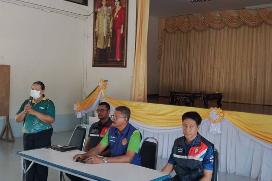 อำเภอท่าฉางประชุมเกษตรกรผู้เพาะเลี้ยงหอยทะเลเตรียมความพร้อมนำเสนอรองนายกรัฐมนตรีลงพื้นที่