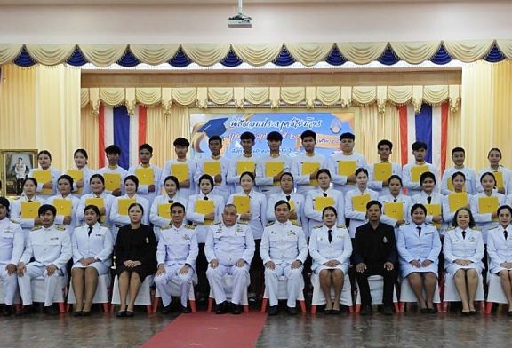 โรงเรียนกาญจนาภิเษกวิทยาลัย จัดพิธีมอบประกาศนียบัตร “ราชพฤกษ์ลาช่อรุ่นที่ 25”ประจำปีการศึกษา 2568 พร้อมปัจฉิมนิเทศน์อย่างอบอุ่น