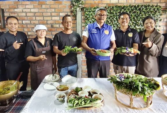 “แกงคั่วปลาเม็งใบส้มแป้นขี้ม้า” สุดยอดเมนูอาหารถิ่น อ.บ้านนาเดิม  ติด 1 ใน 5 เชิดชูอาหารถิ่น 1 จังหวัด 1 เมนู Thailand Best Local Food
