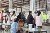 ร้านข้าวแกงพี่หลวงต้นตำรับกว่า 40 ปีเลี้ยงข้าวแกงฟรี! ถวายเป็นพระราชกุศล วันคล้ายวันสวรรคตในหลวงรัช.กาลที่9