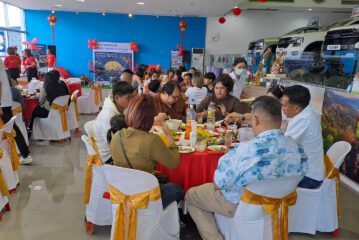 ฟอร์ดมิตรแท้สุราษฎร์ฯ จัด 