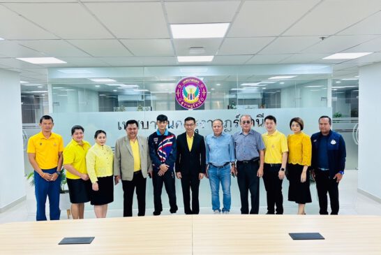 นายกเทศมนตรีนครสุราษฎร์ธานี มอบโอวาทให้กำลังใจ “เจ้าฮิวโก้”เป็นตัวแทนชาวสุราษฎร์ฯ สู้ศึกการแข่งขันโรงเรียนแห่งอาเซียน ครั้งที่ 13 ที่ประเทศเวียดนาม ย้ำเป้าหมายต้องนำ “เหรียญทอง” มาฝากคนสุราษฎร์ฯ 