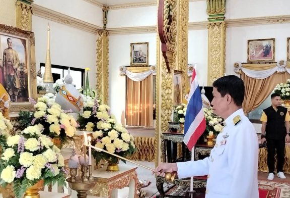 อำเภอเกาะสมุยจัดพิธีเจริญพระพุทธมนต์และทำบุญตักบาตรถวายพระราชกุศลเฉลิมพระเกียรติพระบาทสมเด็จพระเจ้าอยู่หัว เนื่องในโอกาสพระราชพิธีสมมงคลฯ พ.ศ. 2568