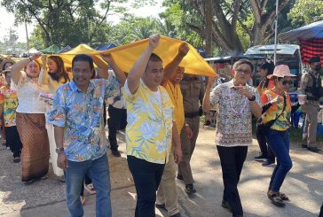 อบต.วังร่วมกับอำเภอท่าชนะจัดกิจกรรมห่มผ้าขึ้นถ้ำ ห่มผ้าพระไสยาสน์ ในวันครอบครัว แห่งแรกของภาคใต้ และจัดกิจกรรมรดน้ำผู้สูงอายุให้กับผู้เฒ่าผู้แก่เพื่อความเป็นศิริมงคลของลูกหลานด้วย