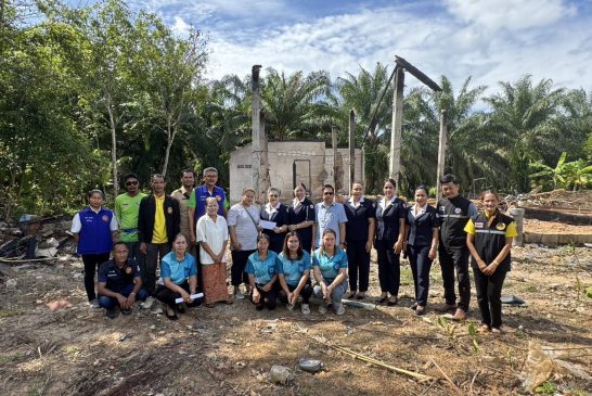 กาชาดจังหวัดสุราษฎร์ ลงพื้นที่อำเภอท่าฉางให้การช่วยเหลือบ้านเรือนประชาชนถูกไฟไหม้ พร้อมมอบเงินบรรเทาความเดือดร้อน