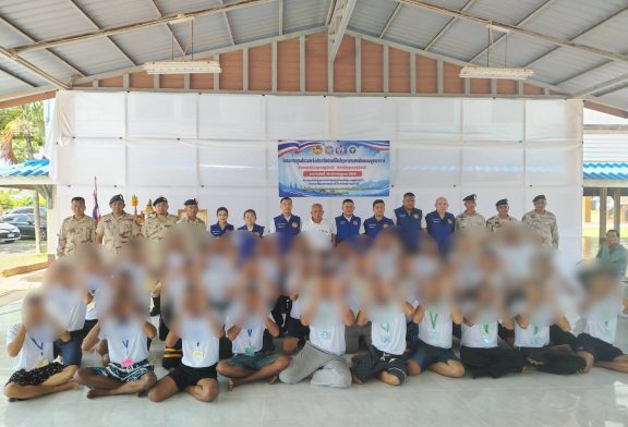 อ.เมืองสุราษฎร์ธานี เปิดโครงการศูนย์รวมพลังรักศรัทธาแก้ไขปัญหายาเสพติด